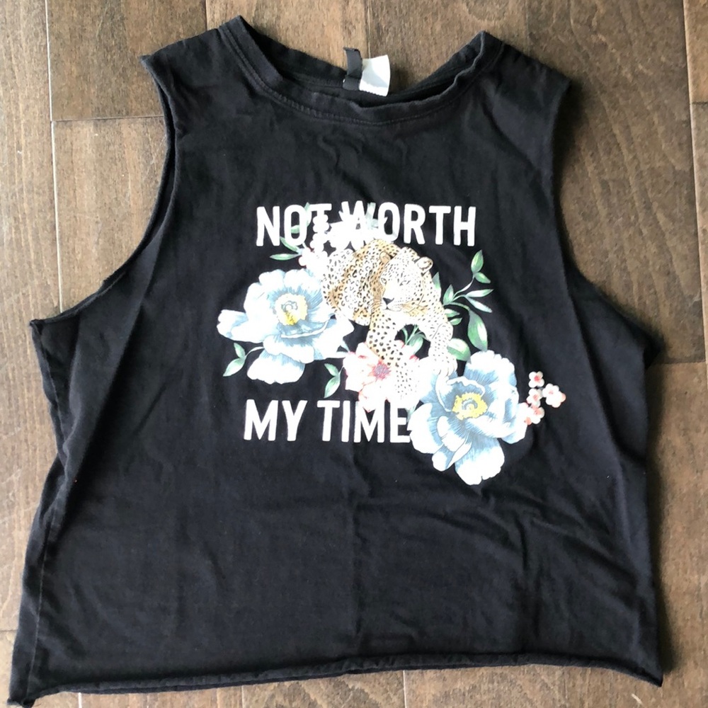 Animal Print Graphic Tee - size large, gently worn